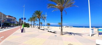 140m2 apartment with lateral sea views D6