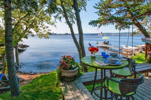 Bayview Cottage Park Point Retreat | Private Dock + Beach Across Street