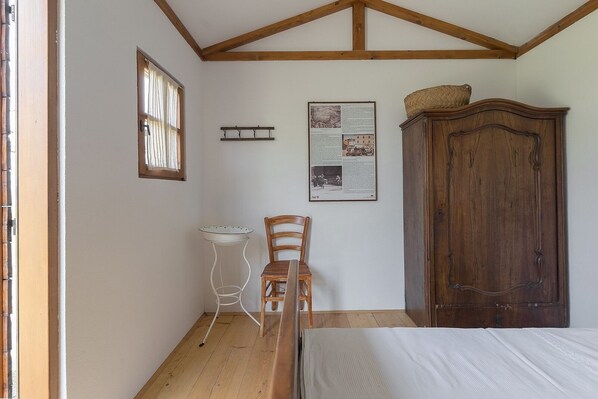 1 habitación y ropa de cama 