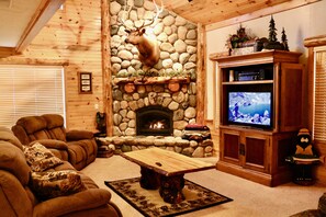 Smart-TV, peis, DVD-spiller og fotballspill