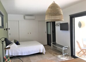 1 chambre, fer et planche à repasser, lit parapluie, Wi-Fi gratuit