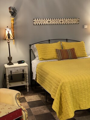 2 bedrooms, desk, travel cot, free WiFi - Enjoy the beautiful views of the Muskegon River near Hardy Dam and Dragon Trail (Newaygo)