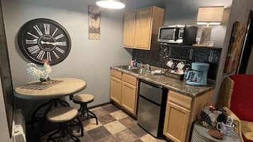 Fridge, microwave, coffee/tea maker, toaster