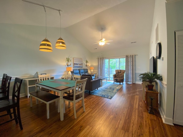 Condo, Multiple Beds (Magnolia Place 303-4783) | Living room