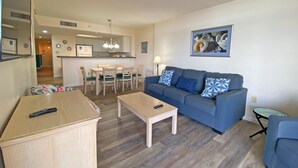 Living room - Sand Dunes 602 (Myrtle Beach)