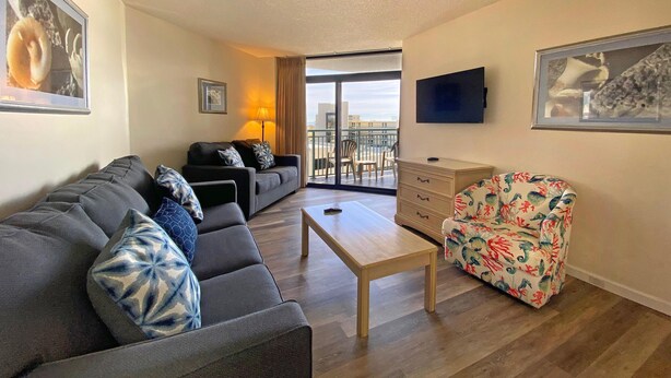 Living room - Sand Dunes 602 (Myrtle Beach)
