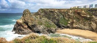 18 Coastline Court is a beautiful cliff top apartment with outstanding views across Newquay’s amazin