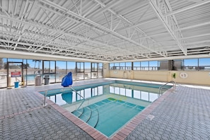 Indoor pool, outdoor pool - SunDestin Condominium Resort (Destin)