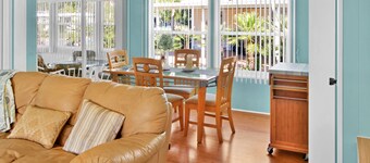 2 BR, 2 B Home.w/ Golf Cart  Located in The Villages.1 Mile from Spanish Springs