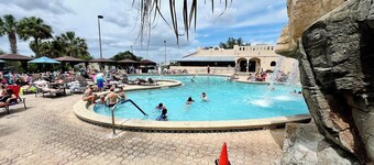 2 BR, 2 B Home.w/ Golf Cart  Located in The Villages.1 Mile from Spanish Springs