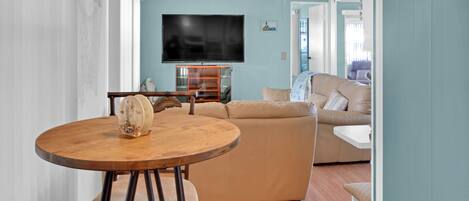 Smart-TV, Musikbibliothek, Arbeitsbereiche