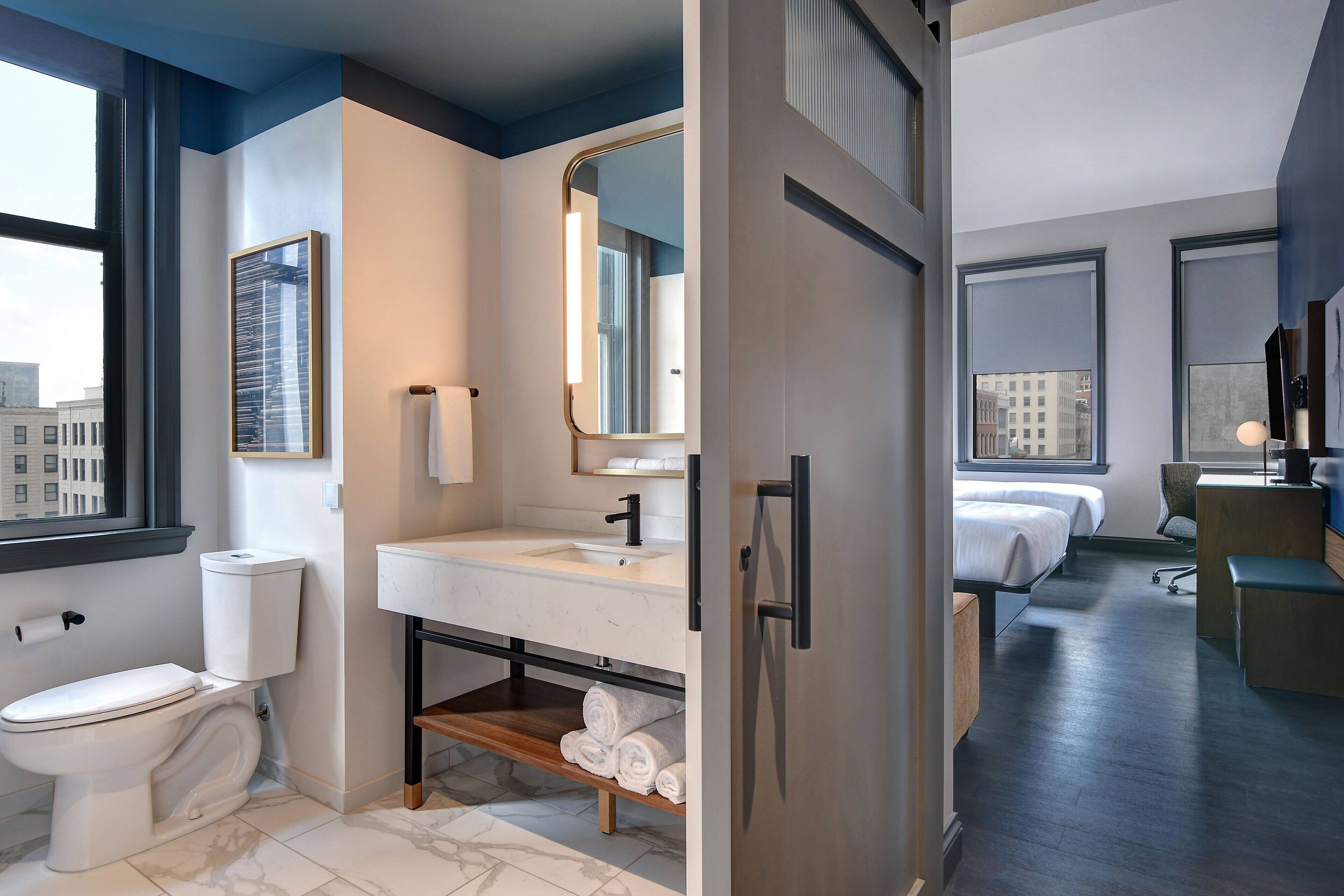 Photo - Courtyard by Marriott Cincinnati Downtown