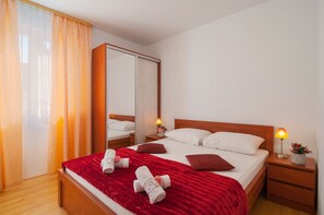 2 bedrooms, WiFi, bed sheets