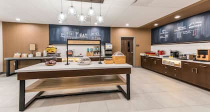 Hampton Inn & Suites Benton Harbor