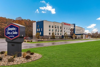 Hampton Inn & Suites Benton Harbor