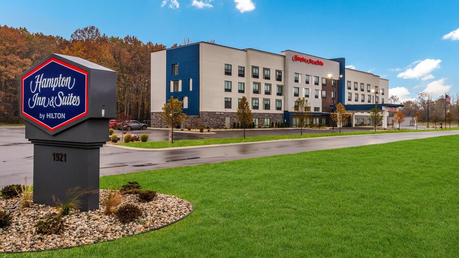Hampton Inn & Suites Benton Harbor