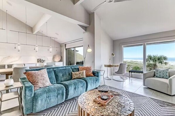 TV - 1410 Windsong - Beautifully updated, 2 Bedroom, Oceanfront (Fernandina Beach)