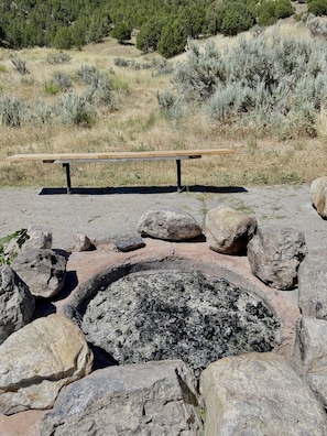 Property grounds - Large Lodge in Lava Hot Springs, Idaho 8 bedrooms sleeps 35 (Lava Hot Springs)