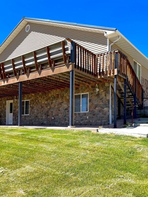 Exterior - Large Lodge in Lava Hot Springs, Idaho 8 bedrooms sleeps 35 (Lava Hot Springs)