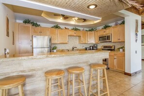 デラックス ペントハウス 3 ベッドルーム 禁煙 シティビュー | 3 室のベッドルーム、高級寝具、客室ごとに異なる装飾、客室ごとに異なるインテリア