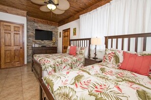 Deluxe Penthouse, 3 Bedrooms, Non Smoking, City View | 3 bedrooms, premium bedding, individually decorated - Royal Waikiki Penthouses (Honolulu)
