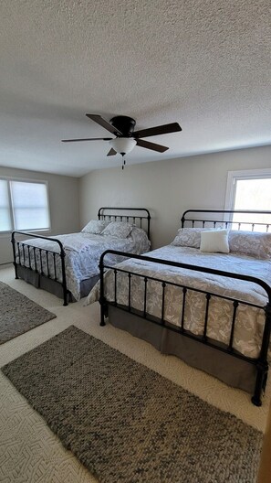 3 chambres, fer et planche à repasser, Wi-Fi, literie fournie