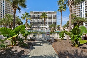 Property grounds - Amazing Gulf Front Condo, Great Views!!! (Destin)
