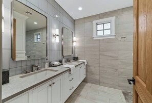 Luokittelematon kuva, 5 kautta 28, painike