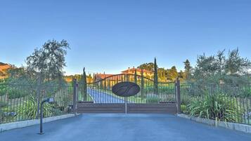 Enceinte de lâhĂ©bergement