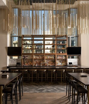 3 bars/lounges, poolside bar