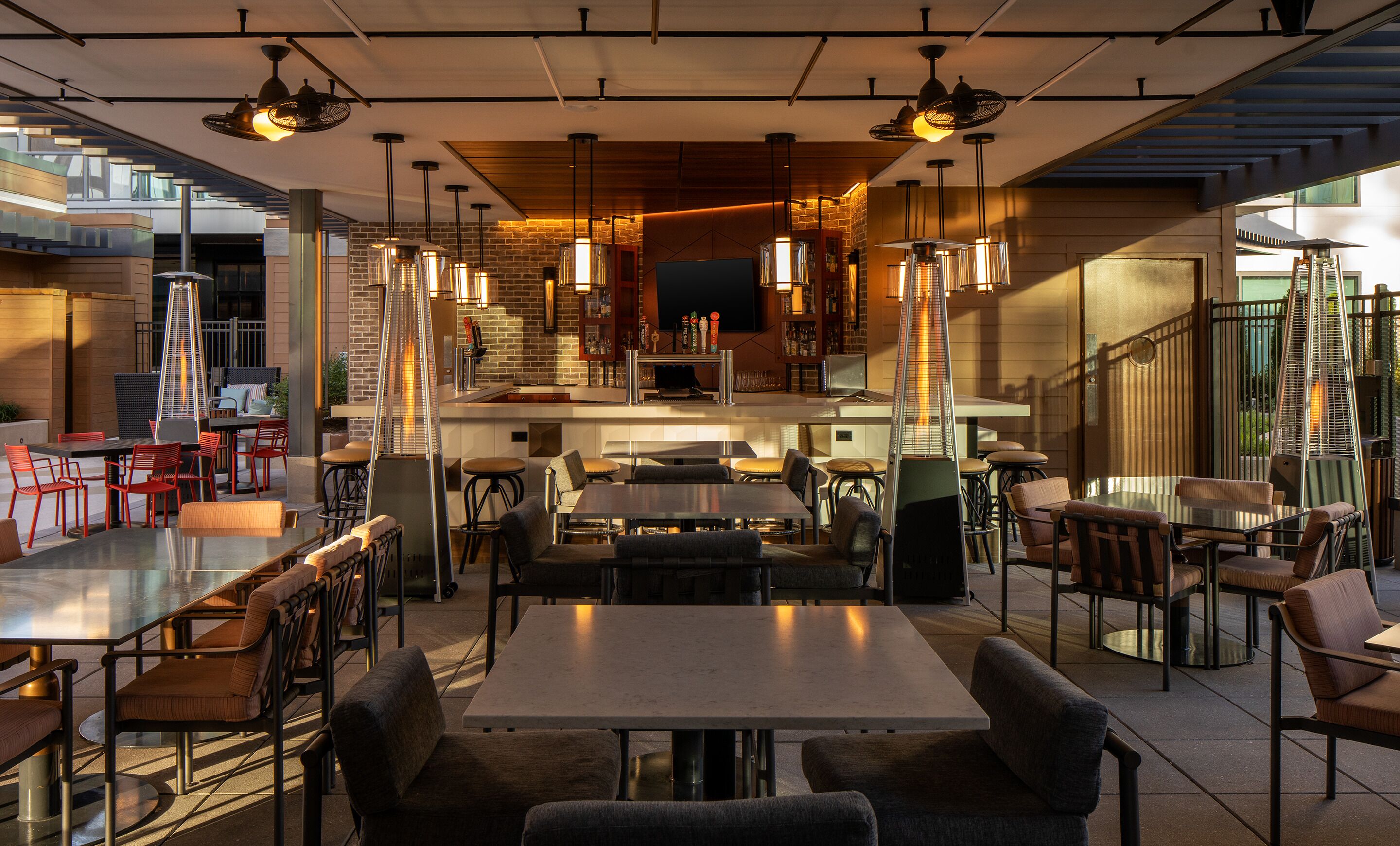 Hi ha 3 restaurants amb esmorzars 