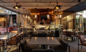 3 restaurantes; se sirven desayunos