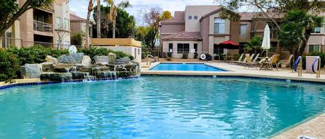 屋外プール、温水プール