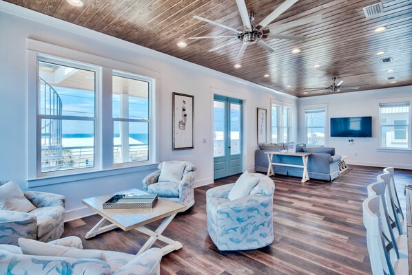 Smart TV, videojuegos y reproductor de DVD