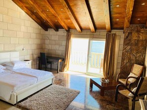 5 bedrooms, iron/ironing board, travel cot, WiFi