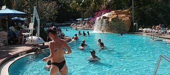 Furnished 1Br1Ba Unit with Linens & Complete kitchen Pool & Jacuzzi Resort for4 