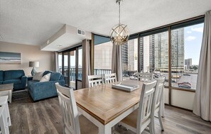 Interior - Capri 6: 2  BR, 2  BA Condominium in Ocean City, Sleeps 6 (Ocean City)