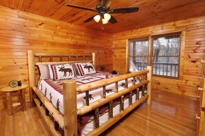 3 多间卧室、办公桌、免费 WiFi、床单