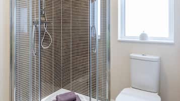 Luxury Apartment, Ensuite | Bathroom