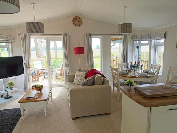 Luxury Apartment, Ensuite | Lounge