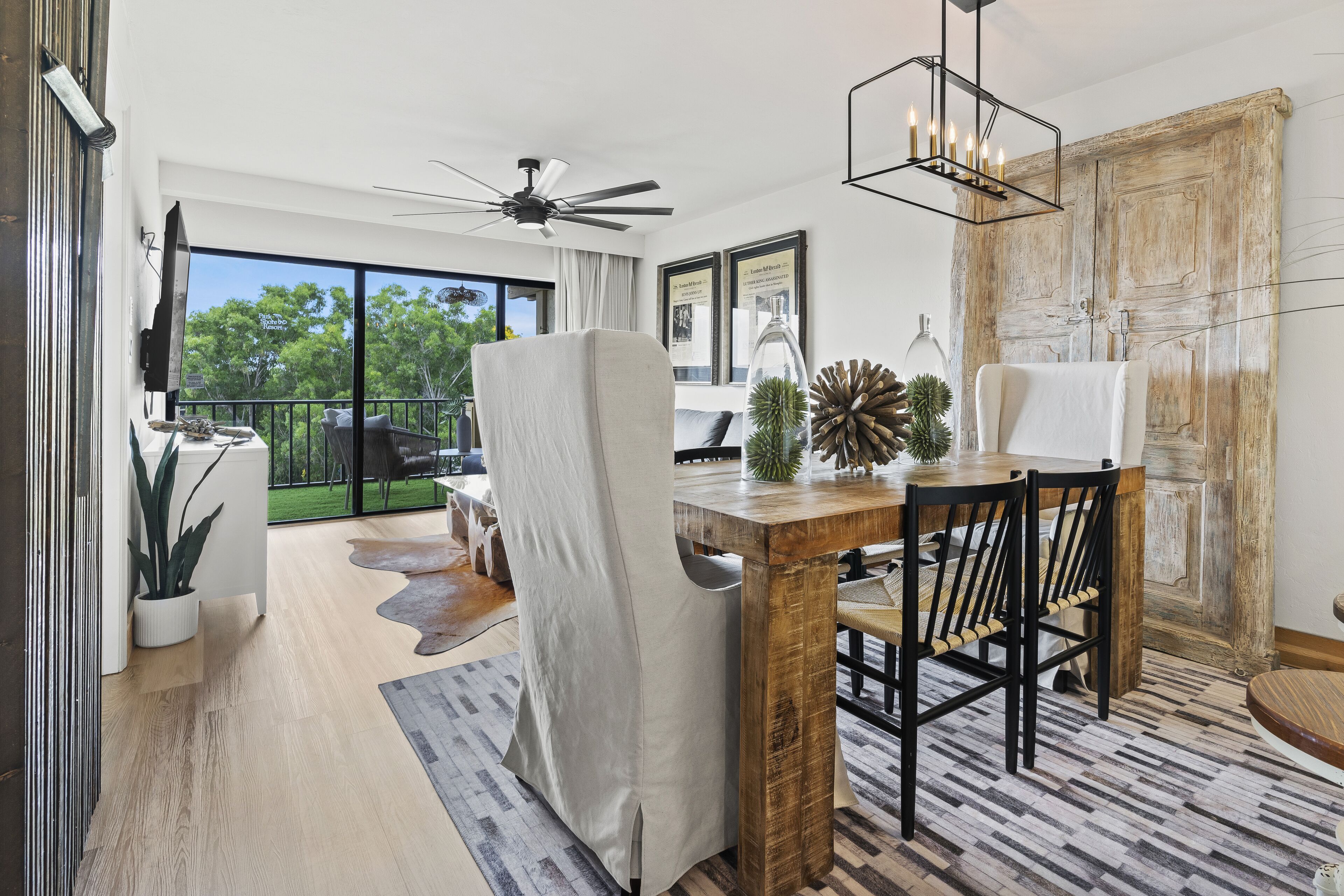 VOTED TRIPADVISORS' TRAVELERS CHOICE!! 2 KING SUITES, POOL, SHORT WALK TO BEACH