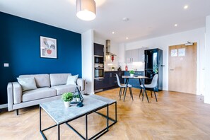 Superior Apartment, 1 Bedroom, 1 Bathroom, Courtyard View | Living area | 40-inch Smart TV with digital channels, TV, Netflix - Hilltop Serviced Apartments - Ancoats (Manchester)