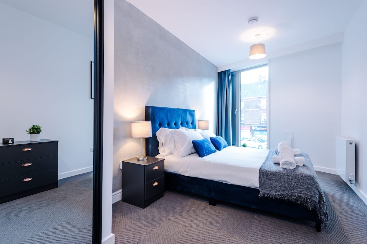 1 bedroom, laptop workspace, blackout curtains, soundproofing