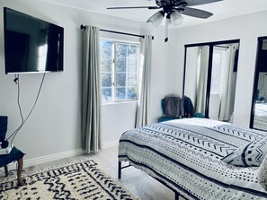 5 bedrooms, WiFi, bed sheets