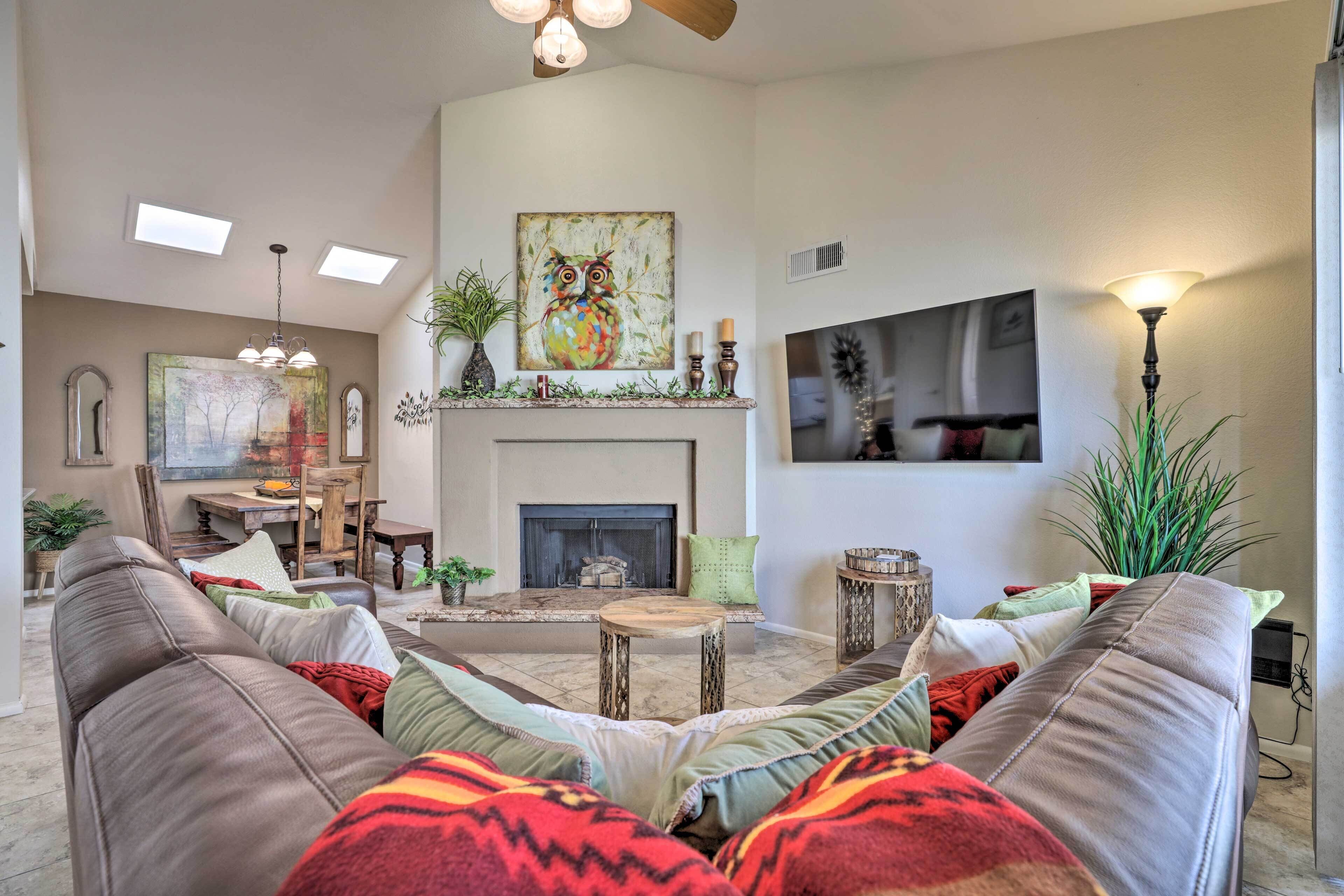 TV, fireplace