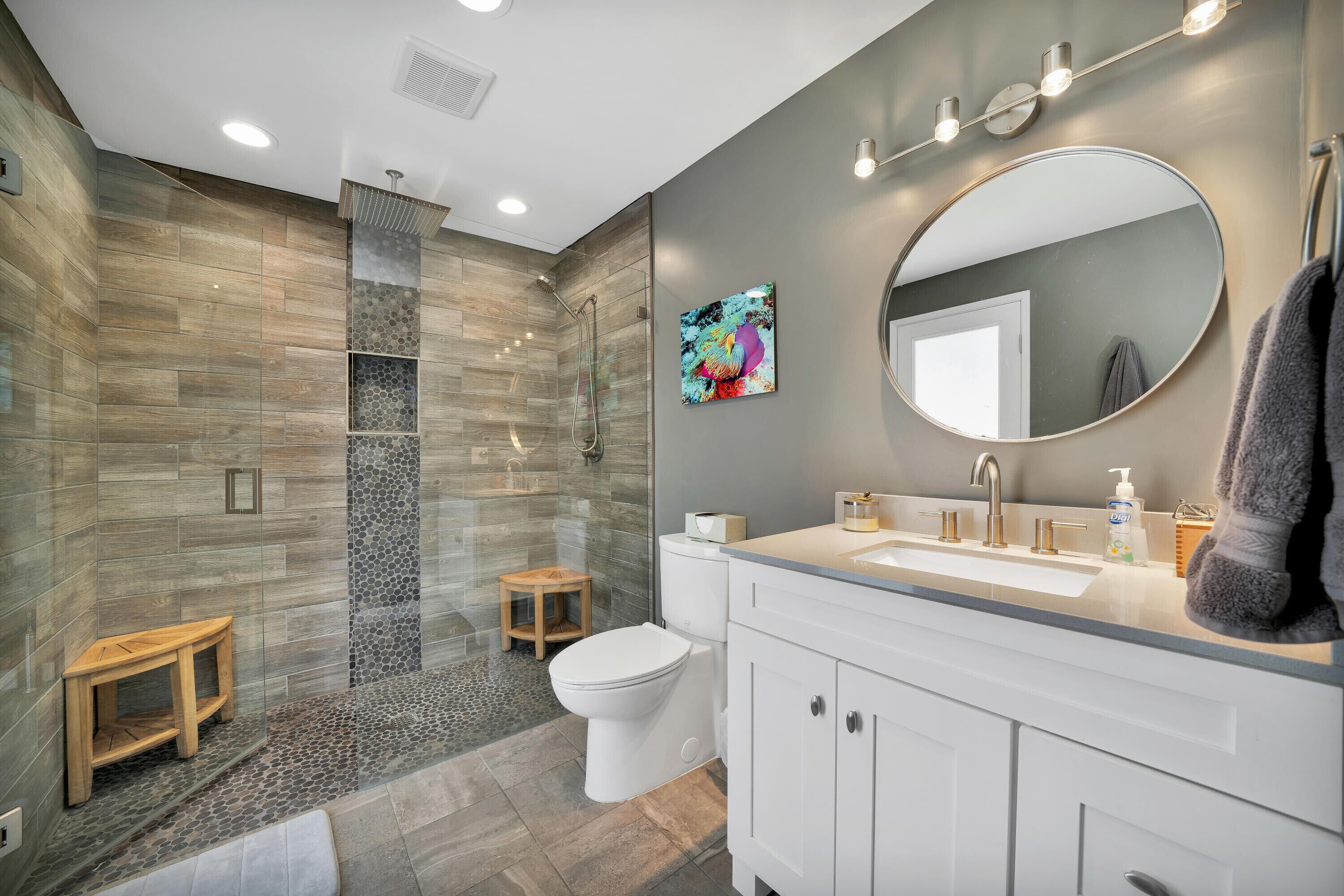 Combined shower/tub, hair dryer, towels, soap