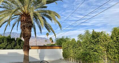 Private Cozy Mid-Century Modern 2bd Home + Cottage