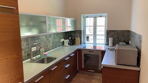 Casa, 3 habitaciones, patio, vista al jardín | Interior
