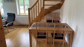 Ferienhaus, 3 Schlafzimmer, Terrasse, Gartenblick | Speisen
