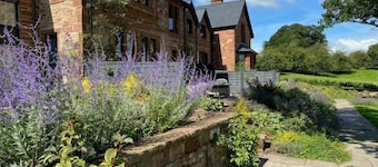 Tarn End Cottage 8, Talkin Tarn, Brampton ideal for a romantic break overlooking the Tarn